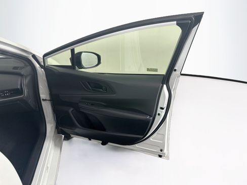Used 2024 Toyota Prius LE FWD image 30