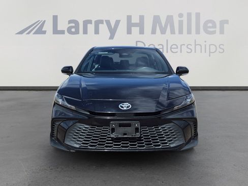 Used 2025 Toyota Camry SE image 8