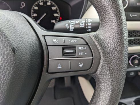 Used 2023 Honda HR-V LX image 27