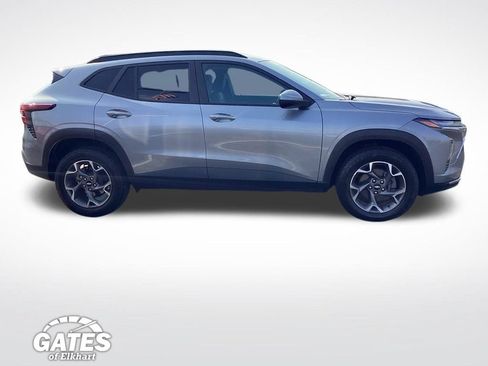 Used 2024 Chevrolet Trax LT w/ Driver Confidence Package FWD image 12