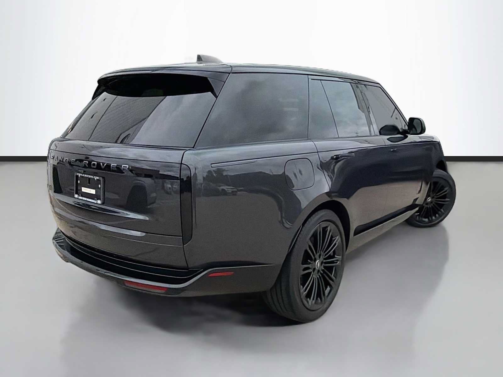Certified 2024 Land Rover Range Rover SE AWD/4WD image 3