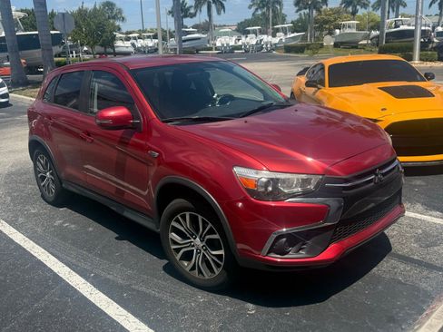 Used 2019 Mitsubishi Outlander Sport ES image 2