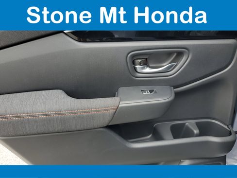 New 2025 Honda Pilot Sport image 13