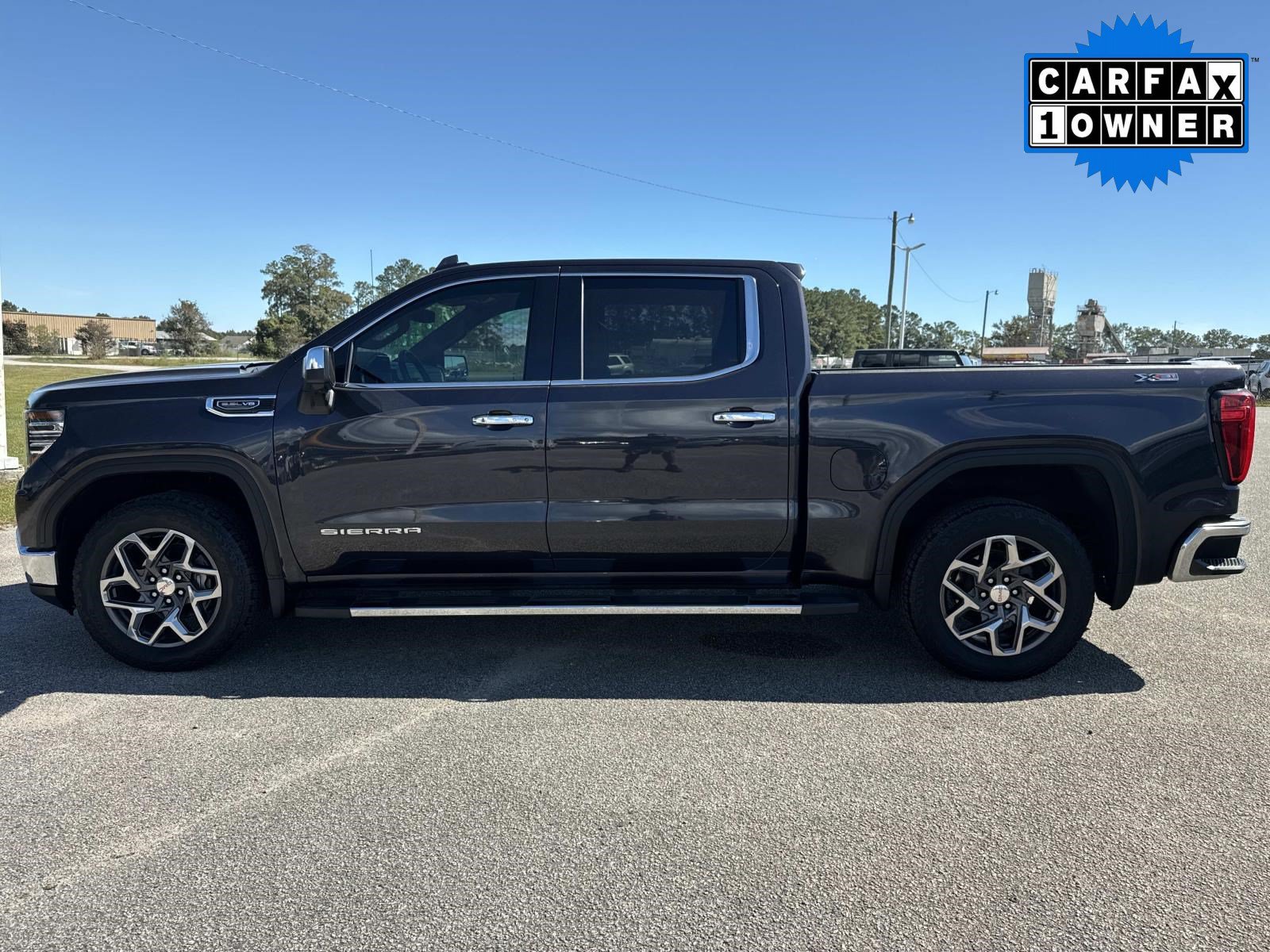 Used 2022 GMC Sierra 1500 SLT w/ SLT Premium Plus Package AWD/4WD image 7