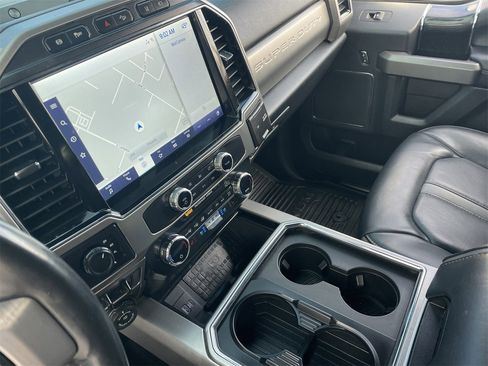 Certified 2022 Ford F450 Platinum w/ FX4 Off-Road Package image 24