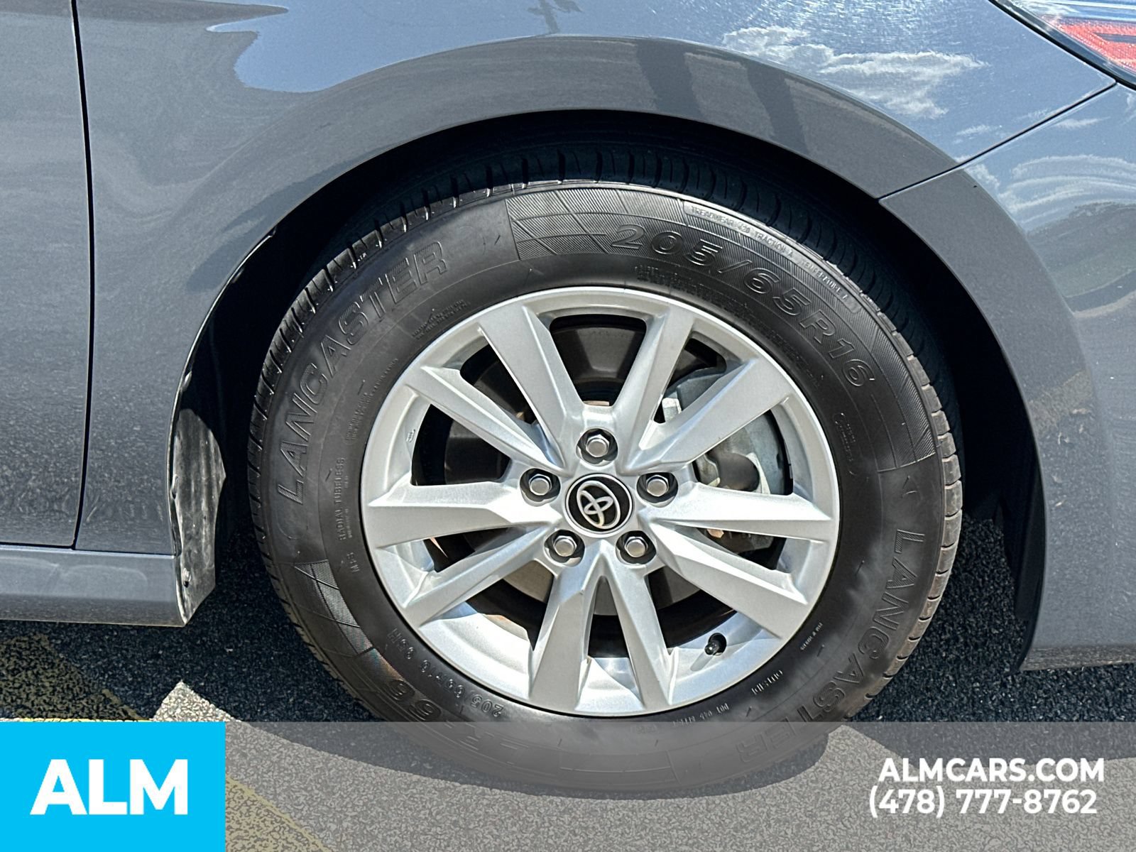 Used 2025 Toyota Camry LE FWD image 14