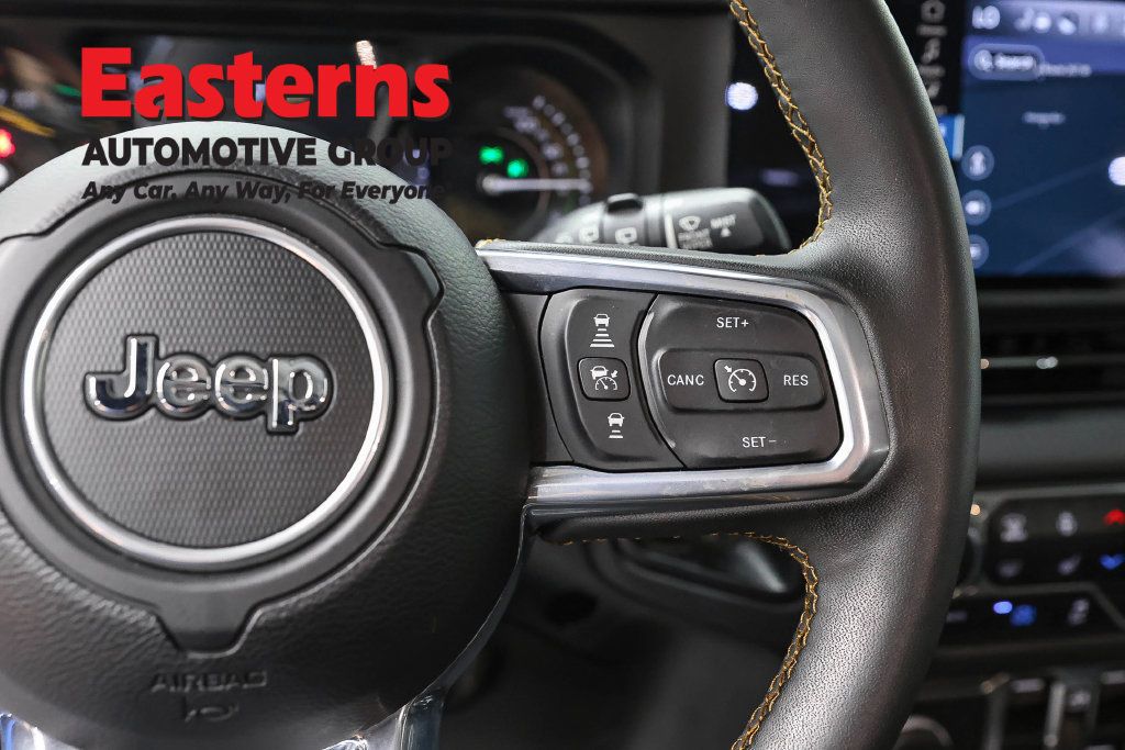Used 2024 Jeep Wrangler Unlimited Sahara w/ Technology Group AWD/4WD image 18