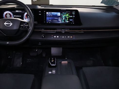 Used 2024 Nissan Ariya AWD image 18
