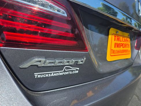 Used 2017 Honda Accord LX image 5