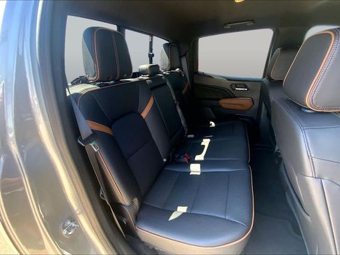 Used 2023 GMC Canyon AT4 w/ AT4 Premium Package AWD/4WD image 20