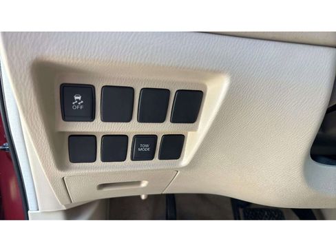 Used 2013 Nissan Pathfinder SV AWD/4WD image 22