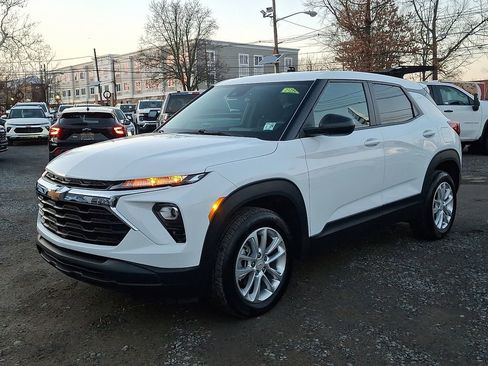 Used 2024 Chevrolet TrailBlazer LS w/ LS Convenience Package image 4