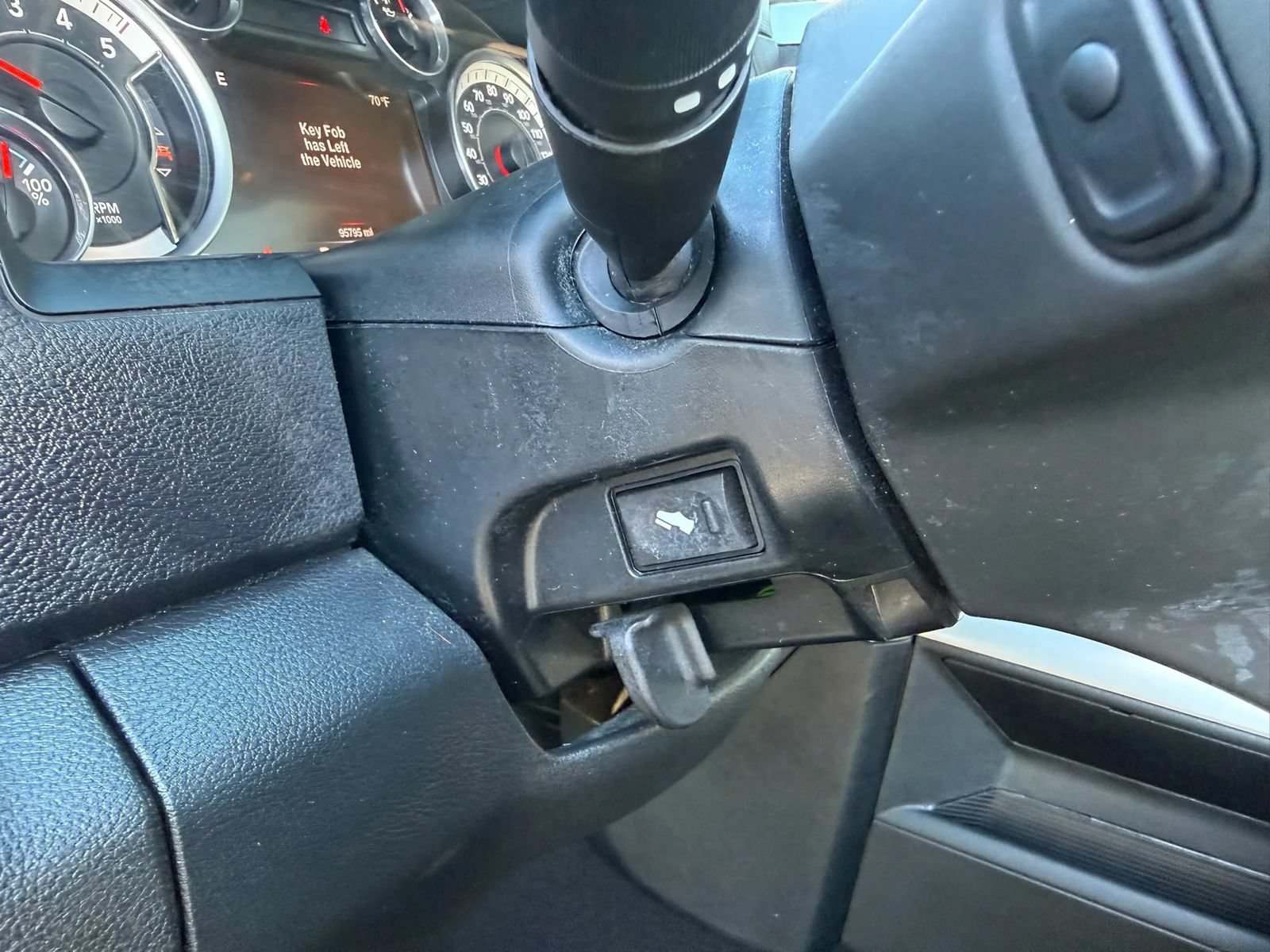 Used 2016 RAM 1500 Laramie w/ Convenience Group AWD/4WD image 18