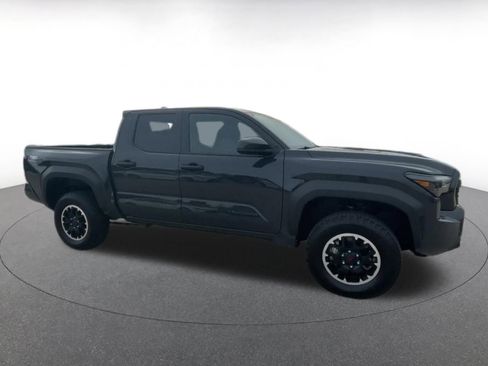 Used 2025 Toyota Tacoma TRD Off-Road image 16