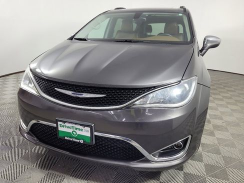Used 2017 Chrysler Pacifica Limited FWD image 15