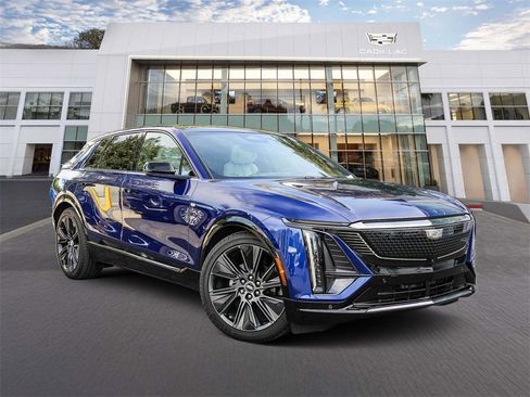 Used 2026 Cadillac Lyriq Signature Sport image 1