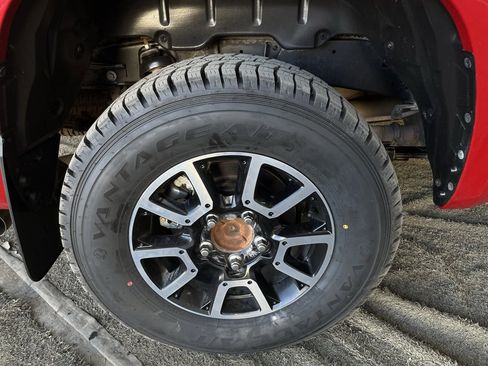 Used 2019 Toyota Tundra SR5 image 13