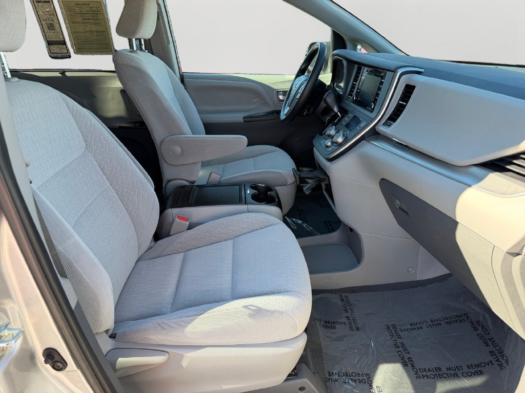 Used 2020 Toyota Sienna LE FWD image 9