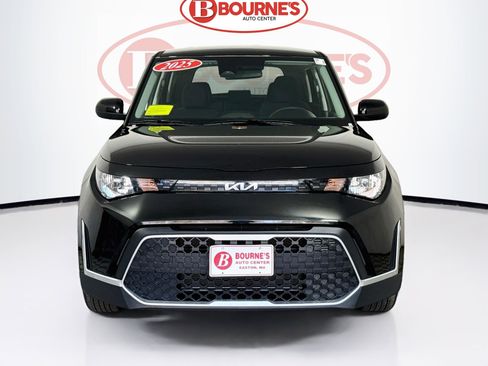 Used 2025 Kia Soul LX FWD image 3