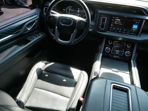 Used 2023 GMC Yukon Denali AWD/4WD image 9
