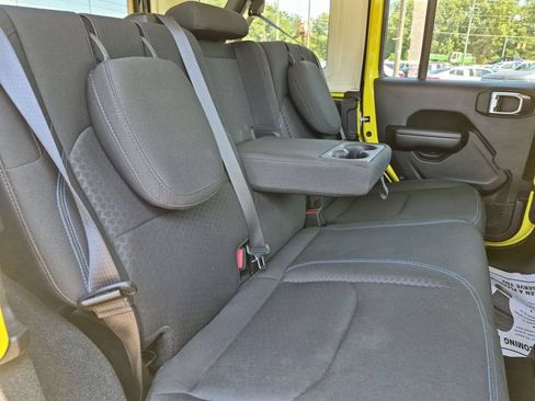 Used 2024 Jeep Wrangler Unlimited Rubicon 4xe AWD/4WD image 32