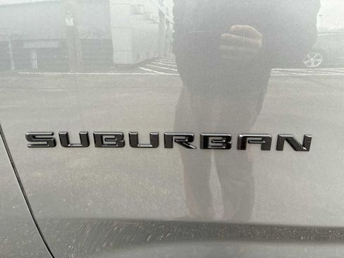 Certified 2022 Chevrolet Suburban RST w/ Luxury Package image 32