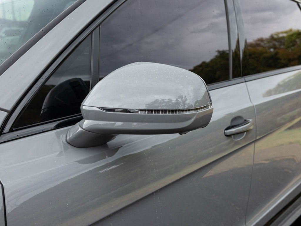 Used 2024 Bentley Bentayga Extended Wheelbase AWD/4WD image 21
