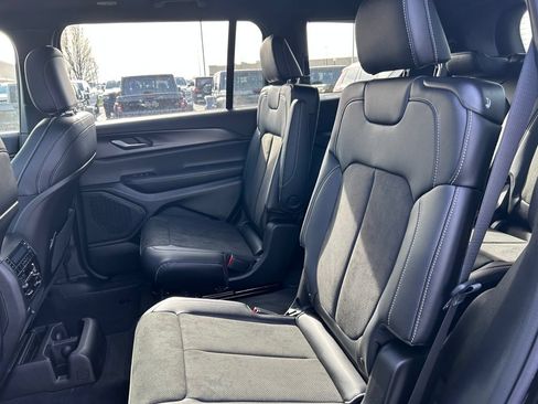 New 2025 Jeep Grand Cherokee L Altitude AWD/4WD image 24