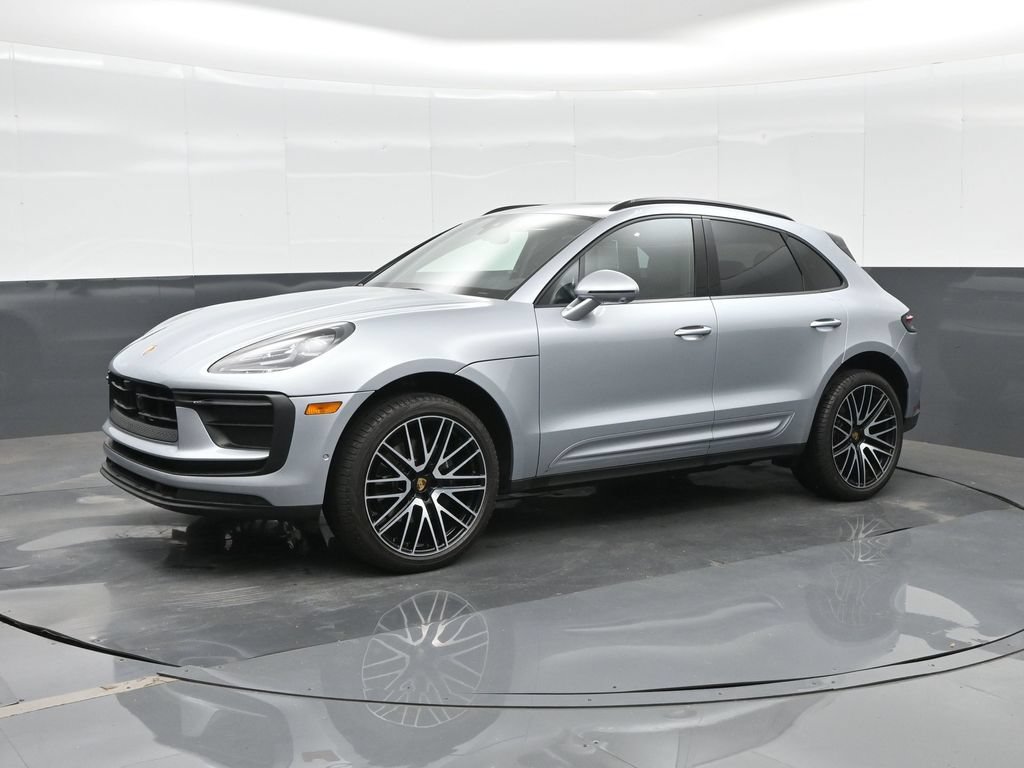Certified 2024 Porsche Macan AWD/4WD image 1