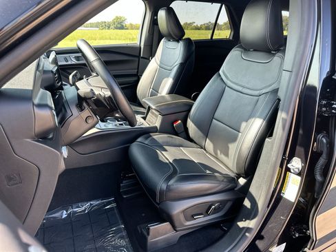 Used 2020 Ford Explorer ST image 11