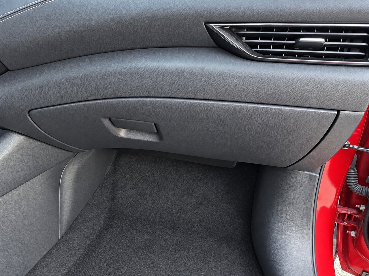 Used 2025 Nissan Sentra SV FWD image 31