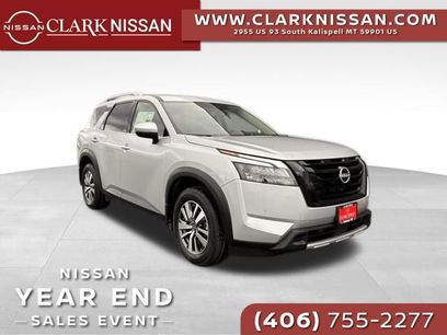 New 2025 Nissan Pathfinder SL w/ Black Appearance Package