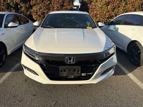 Used 2020 Honda Accord Sport image 2