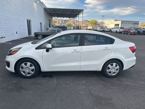 Used 2017 Kia Rio LX image 2