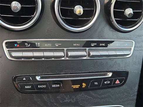 Used 2019 Mercedes-Benz GLC 300 4MATIC image 14