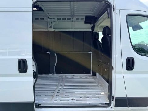 Used 2026 RAM ProMaster 2500 w/ Convenience Group FWD image 9