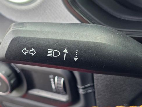 Used 2024 Jeep Wrangler Unlimited Sahara image 29