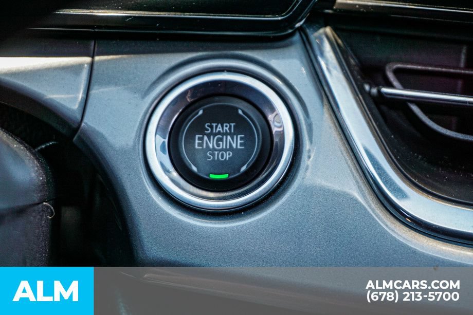 Used 2025 Chevrolet Trax LT FWD image 43