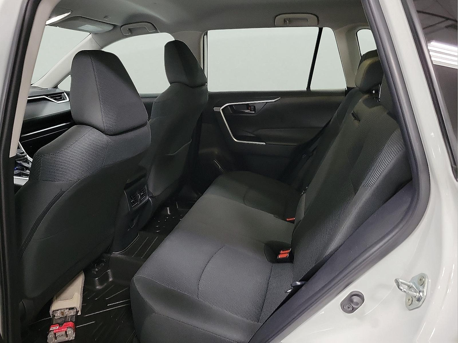 Certified 2025 Toyota RAV4 LE FWD image 9