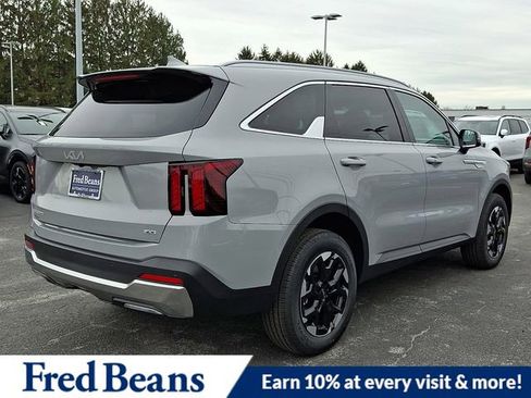 New 2026 Kia Sorento S image 4