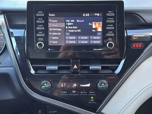 Used 2021 Toyota Camry SE image 23