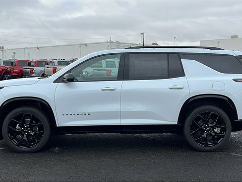 New 2026 Chevrolet Traverse RS w/ LPO, Floor Liner Package image 8
