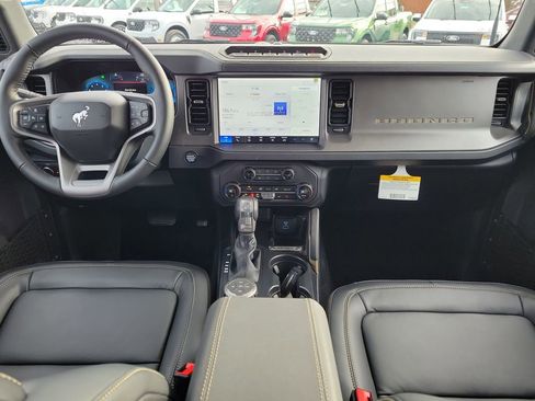 New 2025 Ford Bronco Badlands image 11