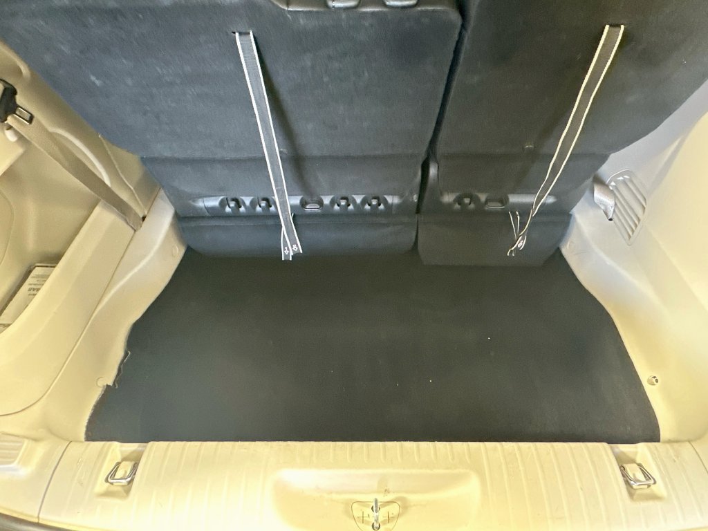 Certified 2024 Chrysler Pacifica Touring-L FWD image 36