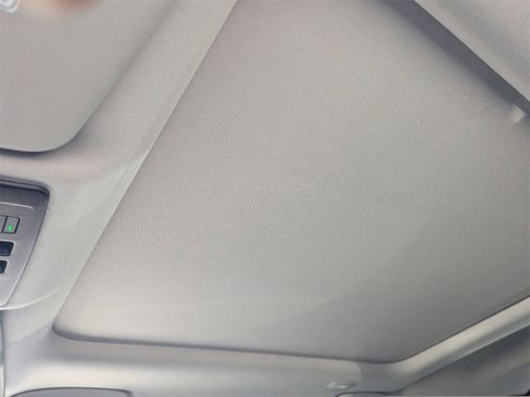 Used 2024 Mitsubishi Outlander AWD image 30