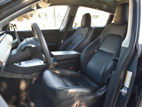 Used 2022 Tesla Model Y Performance image 22