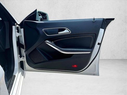 Used 2016 Mercedes-Benz CLA 250 image 18