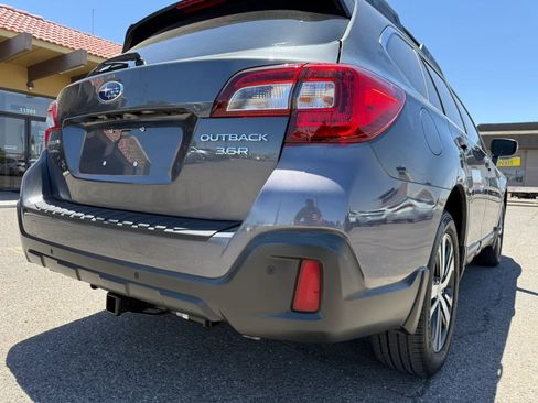 Used 2018 Subaru Outback 3.6R Limited AWD/4WD image 43