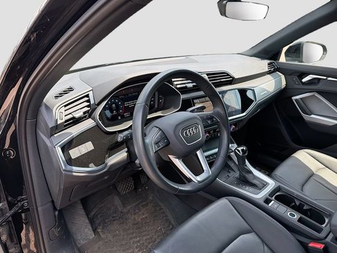 Used 2023 Audi Q3 2.0T Premium Plus w/ Premium Plus Package AWD/4WD image 9