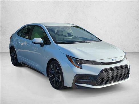 Used 2022 Toyota Corolla SE FWD image 3